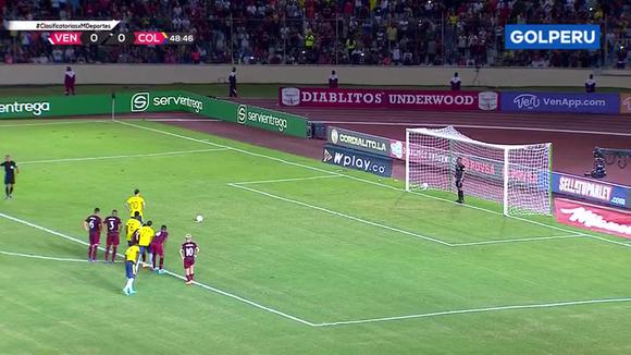 Gol James Rodríguez para el 1-0 de Colombia vs. Venezuela por Eliminatorias | Fuente: @MovistarDeporPe y @GOLPERUoficial