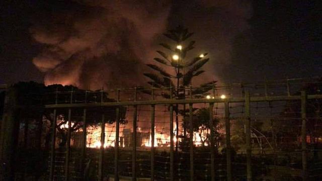 Incendio en Puente Piedra consume el mercado Monumental. (Foto: WhatsApp/El Comercio)