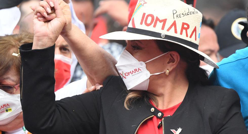 La candidata presidencial por el partido Libertad y Refundación (LIBRE), Xiomara Castro, durante el acto de cierre de su campaña en Tegucigalpa, Honduras, el 21 de noviembre de 2021. (LUIS ACOSTA / AFP).