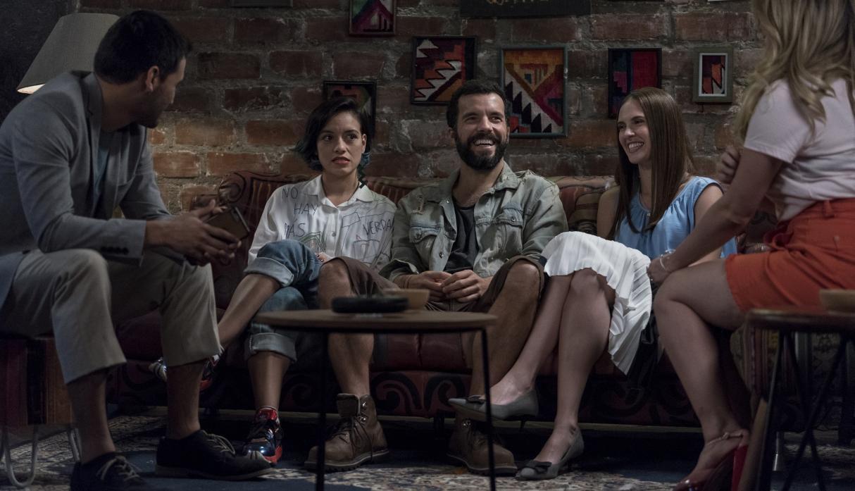 Jely Reátegui realiza el rol protagónico en la serie Un día eres joven. 