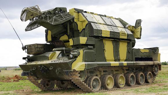 El Tor, al que la OTAN también llama SA-15 Gauntlet, es un sistema de corto alcance y altitud media-baja, que combina en un único vehículo oruga un lanzamisiles y un radar. (AP).