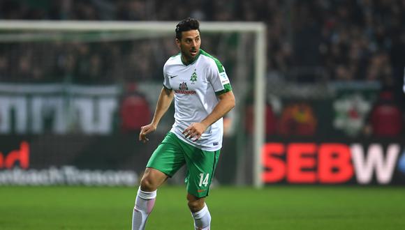 Claudio Pizarro habló por primera vez con la prensa alemana luego de su salida de Werder Bremen. El goleador nacional guardaba la esperanza de seguir con el equipo verdiblanco. (Foto: AFP)