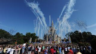 Alrededor de 43 mil empleados de Disney World son suspendidos sin sueldo en Orlando