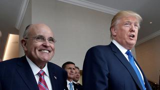 Demandan a Giuliani por “gran mentira” viral sobre elección en EE.UU.