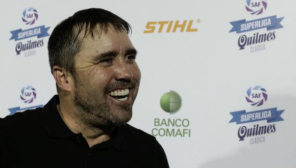 Eduardo Coudet logró su primer título como entrenador en la Superligar argentina con Racing, donde demostró que aprendió de sus propios errores. | Foto: AFP