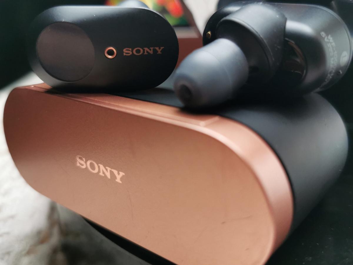 Auriculares con bobina de voz CCAW, de la marca Sony Negro