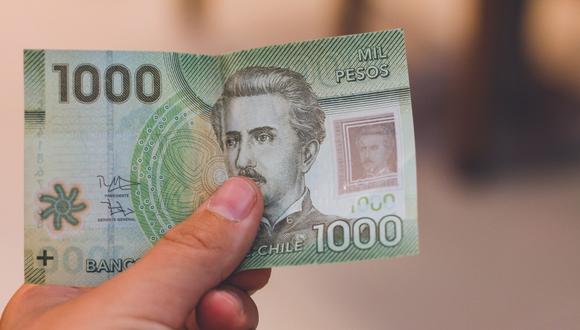 El dólar se cotizaba a 867,20/867,50 pesos en el mercado chileno. (Foto: AFP)
