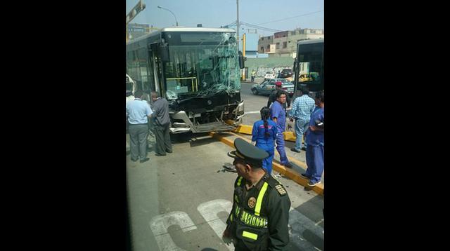 Choque de bus del Metropolitano y combi en San Martín de Porres - 4