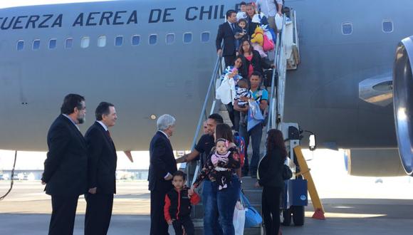 Casi 100 chilenos regresan a su país escapando de la crisis en Venezuela. (Presidencia de Chile)