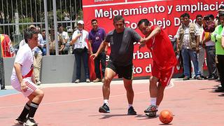 Humala jugó partido de fulbito con ministros en La Victoria