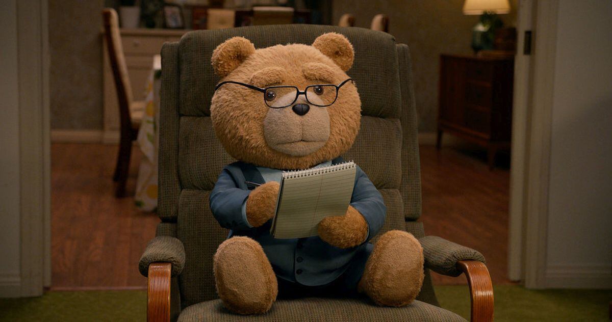 El oso Ted asegura risas en la serie de Universal+.