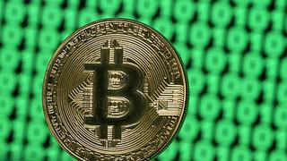 Bitcoin sigue ampliando distancia de sus rivales tras renacer