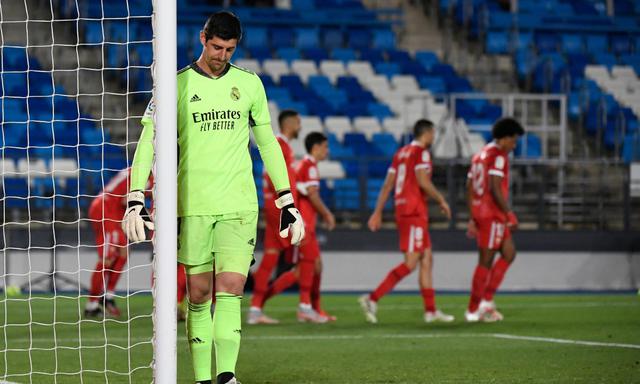 Real Madrid empató 2-2 ante Sevilla y no alcanzó la punta de LaLiga Santander | Foto: AFP