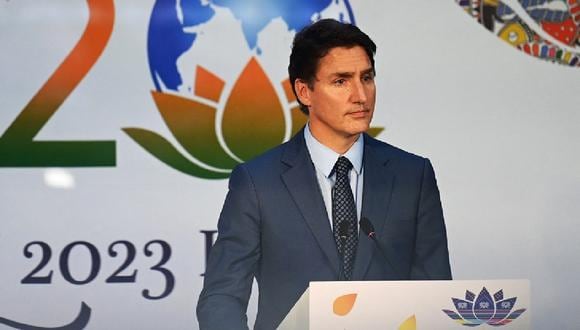 El primer ministro de Canadá, Justin Trudeau, asiste a una conferencia de prensa después de la sesión de clausura de la cumbre del G20 en Nueva Delhi el 10 de septiembre de 2023. (Foto de Money SHARMA / AFP)