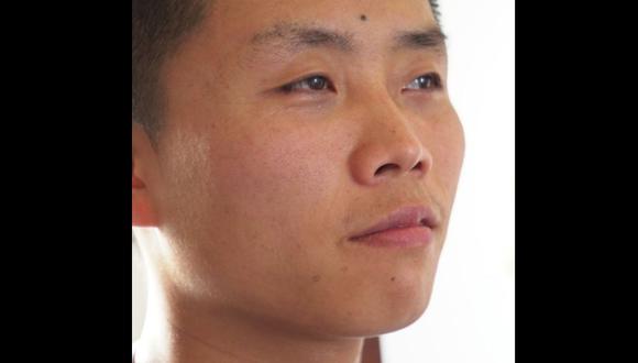 Jeon Gwang-jin, de 26 años, ayudó a escapar a una prisionera de Corea del Norte. Foto vía BBC Mundo