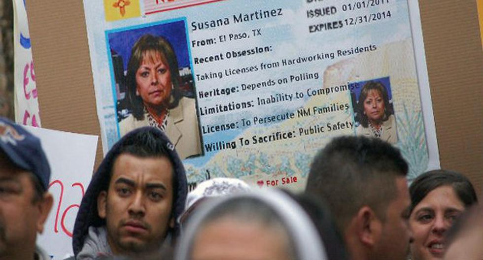 Cientos de inmigrantes protestaron contra la gobernadora Susana Martínez, quien pretende revocar esta ley. (Foto: am.com.mx)