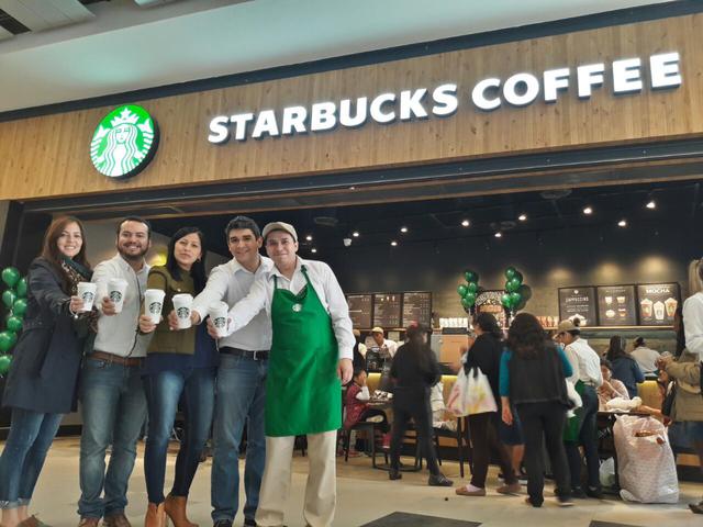 Como parte de su plan de desarrollo y crecimiento, la cadena de cafeterías Starbucks abrió su primer local en el distrito de Villa María del Triunfo. El nuevo local cuenta con un área de 95 metros cuadrados y brindará trabajo a aproximadamente 11 personas.