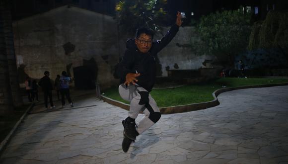 Yuri Arenas Gonzáles profesor de baile hace mas de 10 años, es el "Peruano que suma" en Andahuaylas. (Foto: Hugo Curotto GEC)