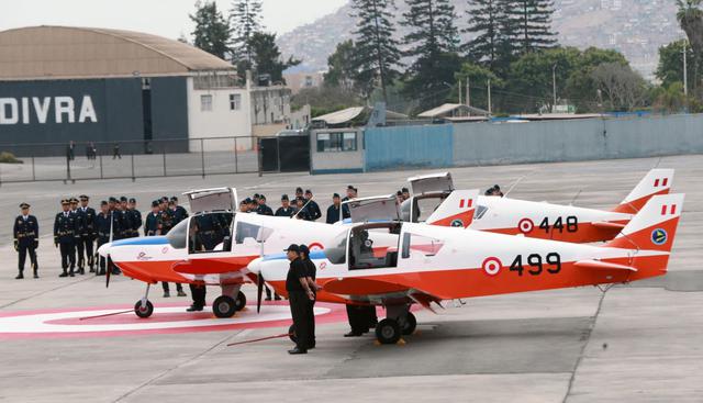 Fueron entregados tres aeronaves de procedencia canadiense de un total de 18 que son ensamblados en los talleres de la FAP.  (Foto: Andina)