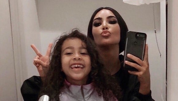 La empresaria Kim Kardashian sorprendió al publicar un video en TikTok junto a North West (Fotos: Instagram)