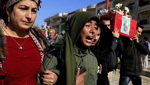 Los funerales se multiplican por estos días en el enclave sirio de Afrin. Turquía lanzó el 20 de enero una serie de ataques contra las YPG, el brazo armado del Partido de la Unidad Democrática kurdo. (Foto: AFP)