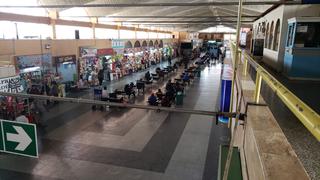 La Victoria: pasajeros reclaman alza de pasajes para viajar al sur del Perú