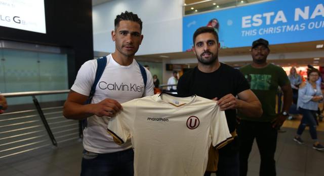 Jonathan Dos Santos y Luis Urruti ya están en Lima. (Fotos: Fernando Sangama/GEC)