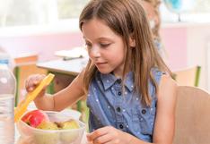 Alimentos y bebidas para proteger a tus hijos del calor y enfermedades en el colegio