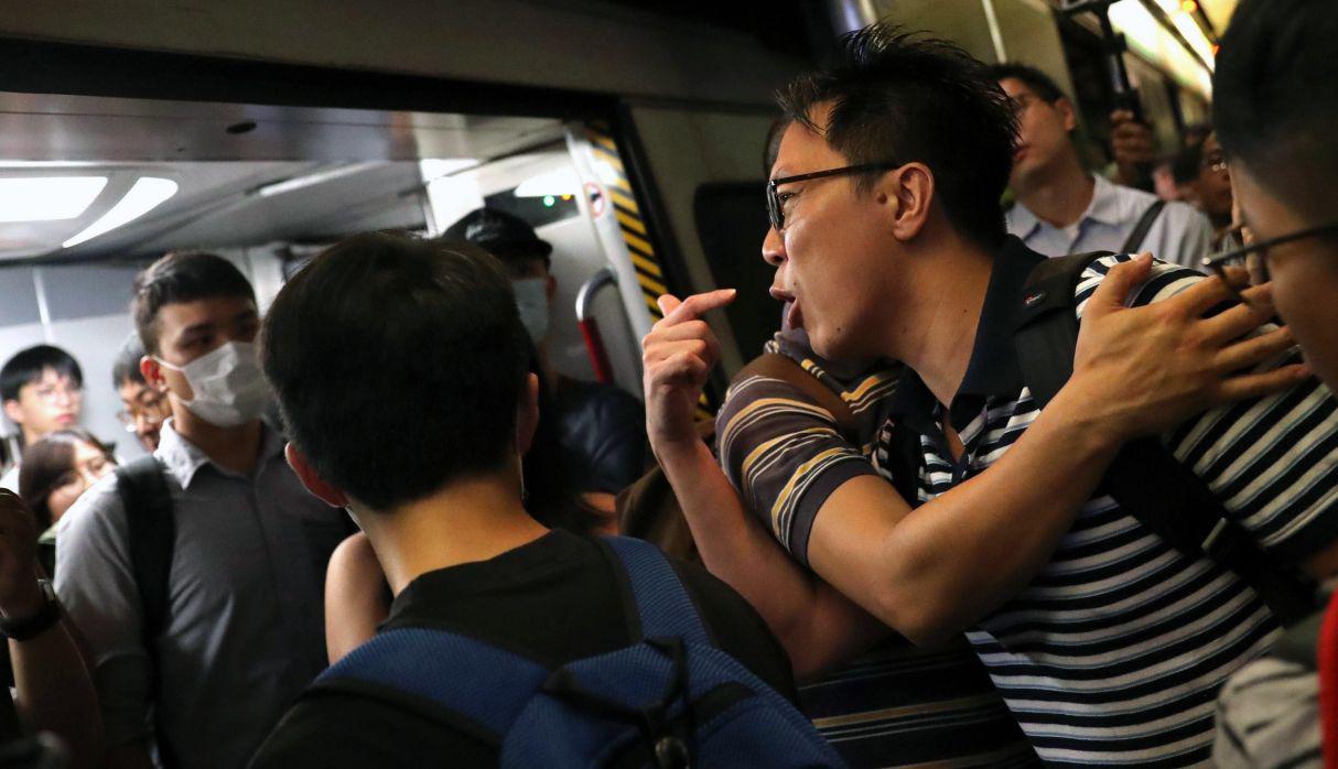 Hong Kong: Protestas obstruyen y provocan retrasos en el metro de la ciudad. (Foto: EFE)