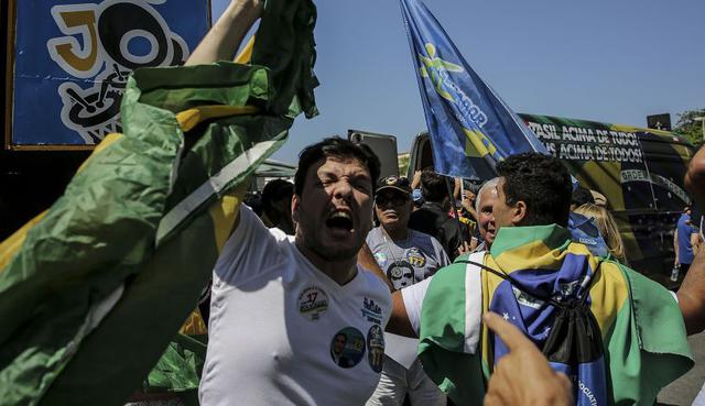 Los seguidores del ultraderechista Jair Bolsonaro, líder en los sondeos para las elecciones presidenciales en Brasil, realizaron manifestaciones para manifestar su apoyo al candidato. (Foto: EFE)