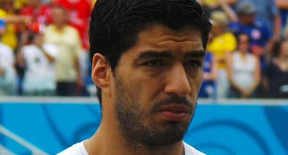 Luis Suárez hizo historia con un mordisco durante la Copa del Mundo. (Foto: @AUFseleccion)