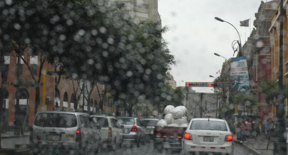 Lima sufre intensa llovizna desde anoche. (Foto: Andina)