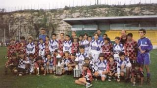 La fotografía viral de Lionel Messi con yeso a los 12 años en Newell’s Old Boys [FOTO]