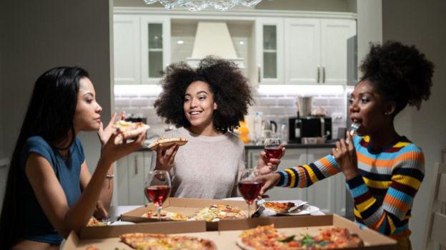 Incluso después de una gran comida en un día festivo, podemos encontrar fácilmente espacio para más al día siguiente. (Foto: Getty Images)