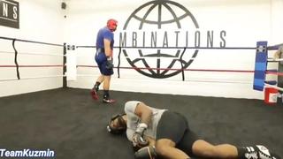 Boxeador ruso recibió ola de críticas tras publicar video donde noqueó brutalmente a su sparring | VIDEO