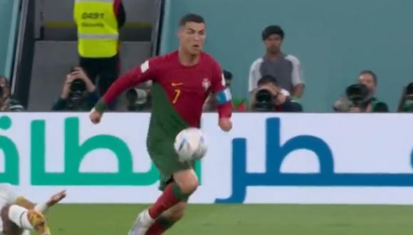 Cristiano Ronaldo se molestó porque el árbitro anuló su gol. Foto: Captura de pantalla de DIRECTV Sports.