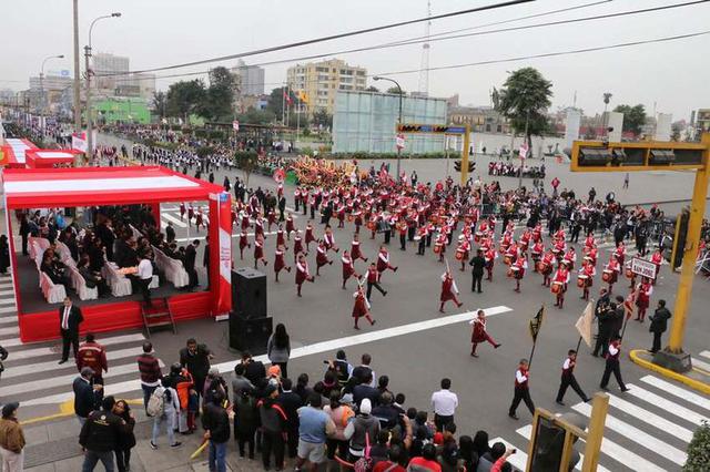 La Victoria: con pasacalle celebran Fiestas Patrias [FOTOS] - 3