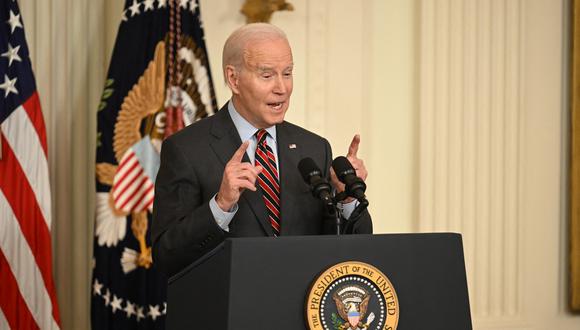 El presidente de EE. UU., Joe Biden, es el anfitrión de la Cumbre Empresarial de Mujeres de la Administración de Pequeñas Empresas (SBA) en el Salón Este de la Casa Blanca en Washington, DC, el 27 de marzo de 2023. (Foto de Jim WATSON / AFP)