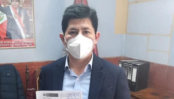 Zamir Villaverde acudió a la prefectura de La Molina para pedir garantías para su vida contra el presidente Pedro Castillo. (Foto: @VillaverdeZamir / Twitter)