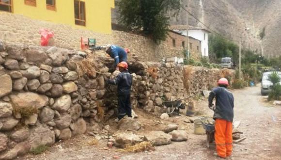 Cusco: restauran andén afectado por volquete en Ollantaytambo