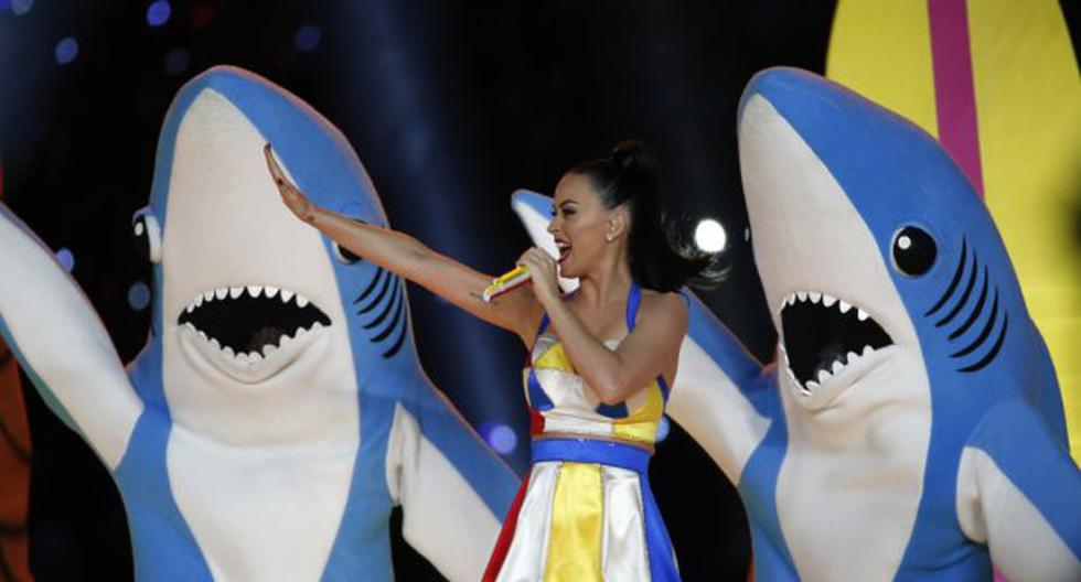 Katy Perry y sus tiburones se mueven al ritmo de \"El Tiburón\". (Foto: Captura)