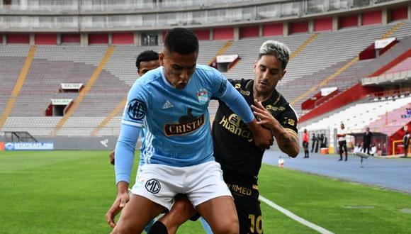 Sporting Cristal y Universitario de Deportes midieron fuerzas en el Estadio Nacional y empataron 2-2 | Foto: Liga 1