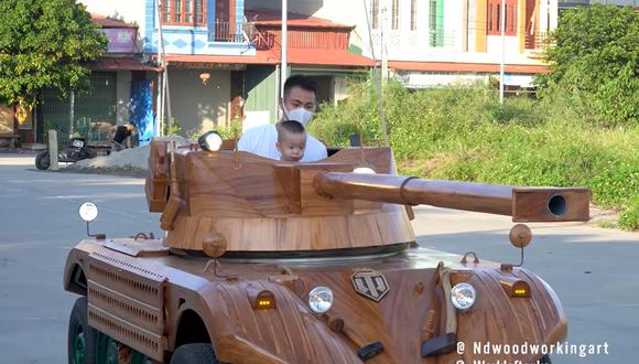 Truong Van Dao tardó cerca de 3 meses en construir este tanque de guerra hecho de madera.| Foto: ND - Woodworking Art