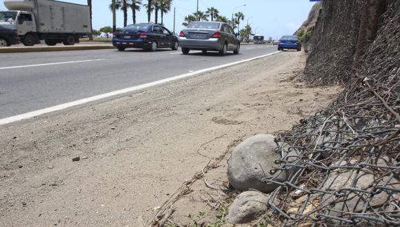 Costa Verde: otra roca cayó en vía e hirió a conductor