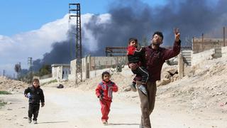 Siria: Mueren 100 civiles por bombardeos en Afrin y Guta