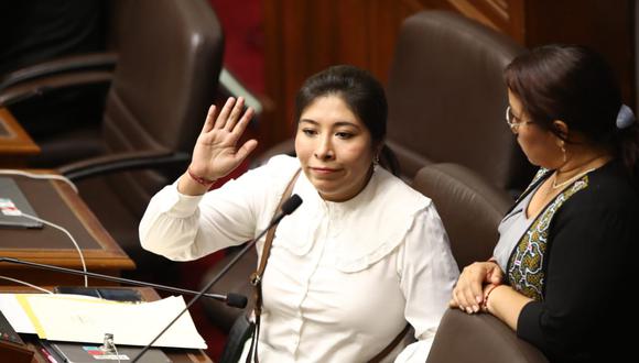 Betssy Chávez fue desaforada del Congreso por investigación en su contra. (Foto: GEC)