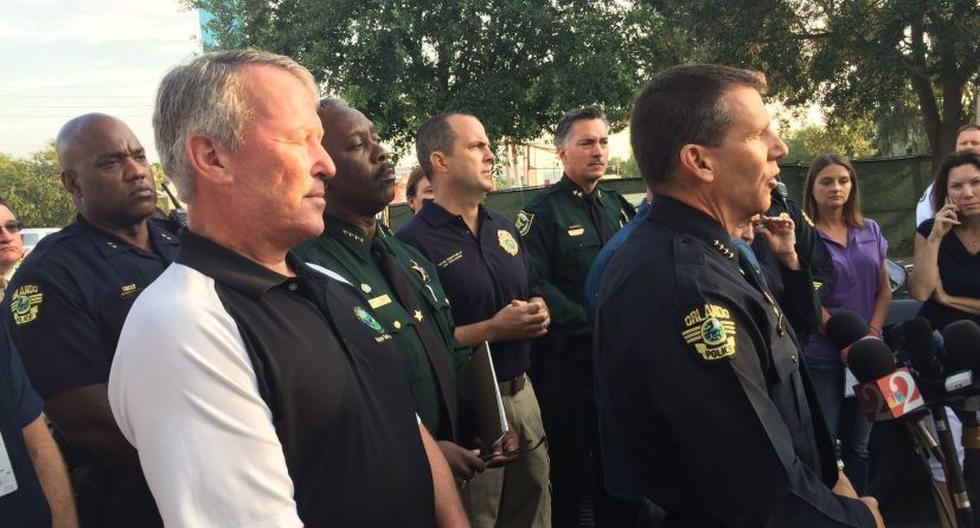 El alcalde y el jefe de la Polic&iacute;a de Orlando.  (Foto: EFE)