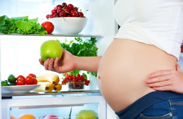 La importancia de la alimentación durante el embarazo | Foto: letsfamily.es