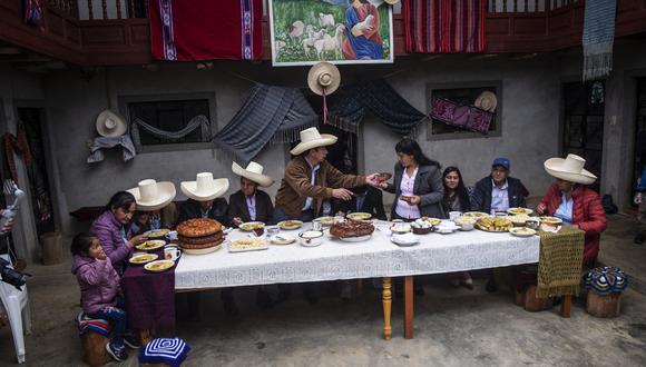 Durante el segundo desayuno electoral, Castillo Terrones aclaró que es católico, pero que su esposa y los integrantes de su familia profesan una religión evangélica cristiana. (Foto: Ernesto Benavides/ AFP)