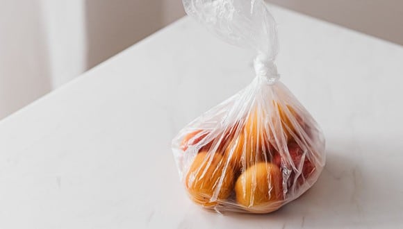 Para aprovechar los alimentos de la mejor manera, estos nunca deben guardarse en bolsas de plástico. (Foto: Pexels)